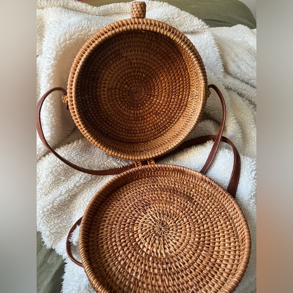 Round Ratan Bag - Picture 1 of 5